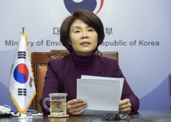 한정애 환경부 장관이 제5차 유엔환경총회의에서 한국의 녹색회복 방안에 대해 소개했다. (사진=환경부)