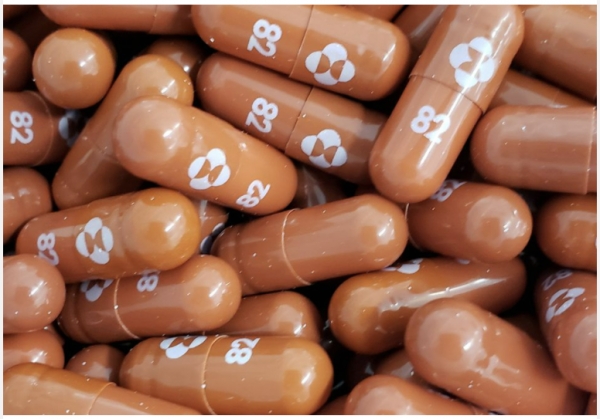 미국 제약사 머크가 개발 중인 먹는 코로나19 치료제 ‘몰누피라비르’. (사진=로이터)